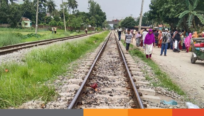 নরসিংদীতে রেললাইনে হাটার সময় ট্রেনে কাটাপড়ে গৃহবধূ নিহত