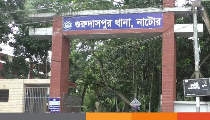 নাটোরে ধর্ষণে ব্যর্থ হয়ে নারীকে এলোপাথাড়ি কুপিয়ে জখম