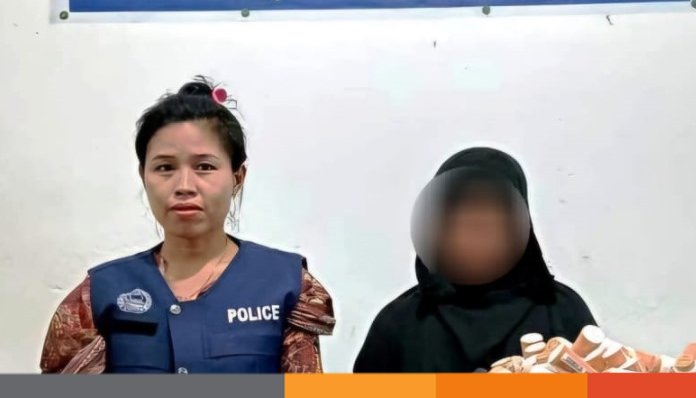 নেত্রকোনায় বিপুল পরিমান ভারতীয় কসমেটিকসহ আটক ১