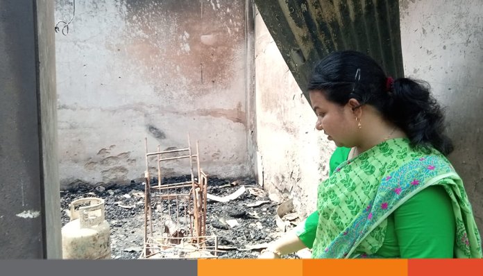 নোয়াখালীতে আগুনে পুড়লো ১০ দোকান, কোটি টাকার ক্ষতি নোয়াখালীতে আগুনে পুড়লো ১০ দোকান, কোটি টাকার ক্ষতি