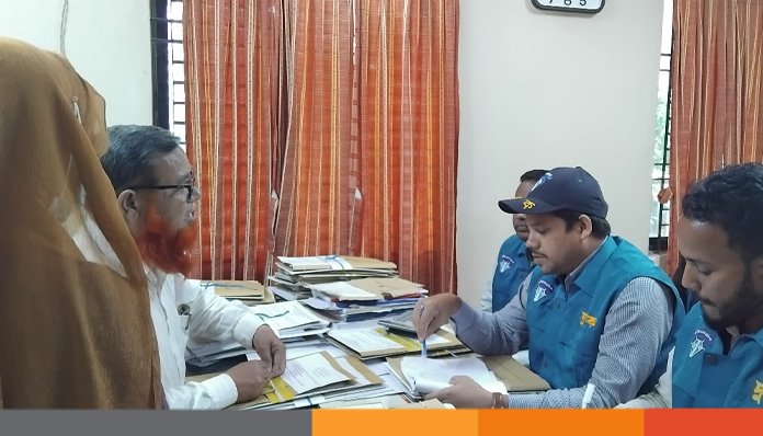 নোয়াখালীতে এলজিইডি কার্যালয়ে দূর্নীতির অভিযোগ তদন্তে দুদকের অভিযান