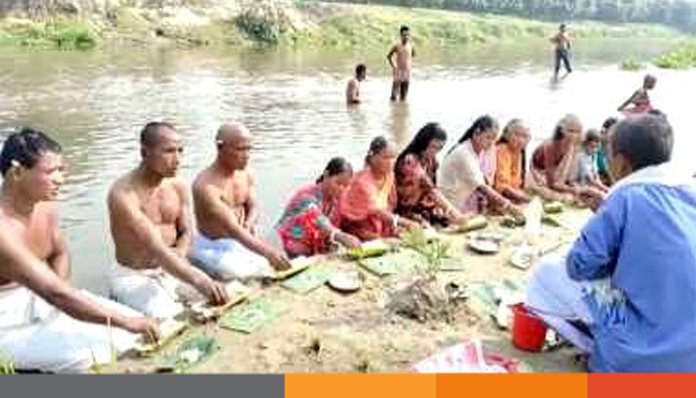 পীরগঞ্জে শত শত পূণ্যার্থীর অংশগ্রহণে গঙ্গা স্নান পীরগঞ্জে শত শত পূণ্যার্থীর অংশগ্রহণে গঙ্গা স্নান