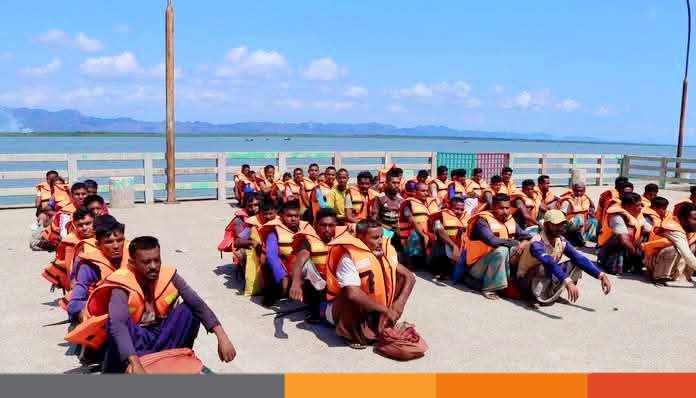 বিজিবির প্রচেষ্টায় আরও ৫৫ জেলেকে ফেরত দিল আরাকান আর্মি