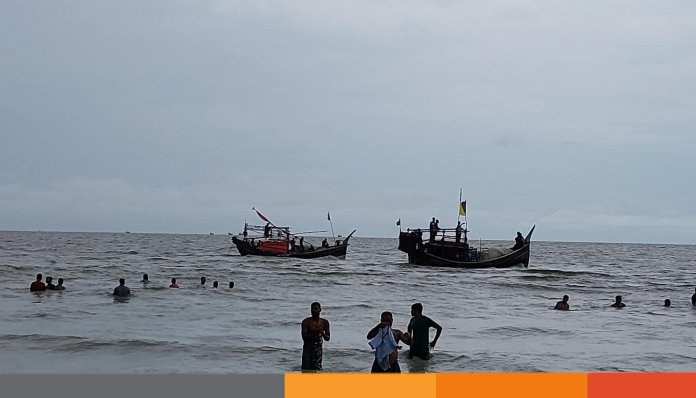 সাগরে ট্রলারে ডাকাতিঅর্ধশত জেলে আহত, মাছসহ রসদ সামগ্রী লুট সাগরে ট্রলারে ডাকাতিঅর্ধশত জেলে আহত, মাছসহ রসদ সামগ্রী লুট