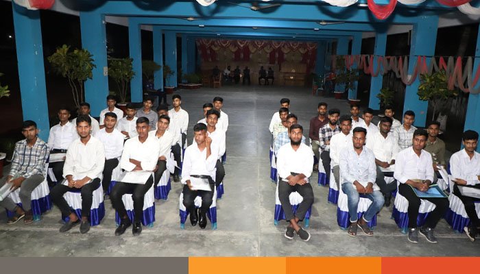 চুয়াডাঙ্গায় ১২০ টাকায় পুলিশে চাকরি পেলেন ১৬ তরুণ চুয়াডাঙ্গায় ১২০ টাকায় পুলিশে চাকরি পেলেন ১৬ তরুণ