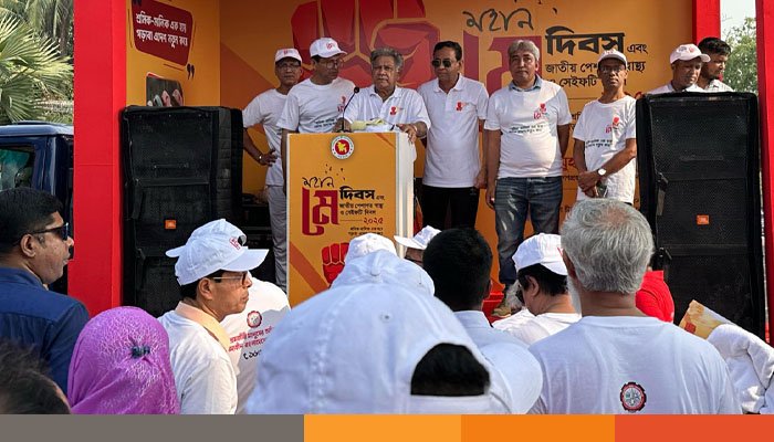 সরকার শ্রমিকদের অধিকার নিশ্চিতে কাজ করছে : শ্রম উপদেষ্টা