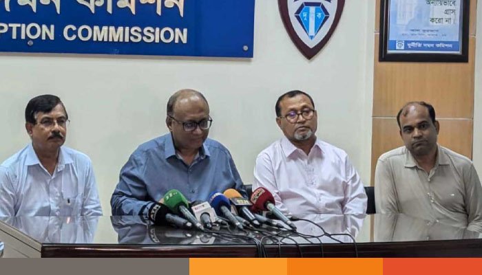 শেখ হাসিনার হলফনামায় গরমিল পাওয়ায় ইসিকে দুদকের চিঠি শেখ হাসিনার হলফনামায় গরমিল পাওয়ায় ইসিকে দুদকের চিঠি