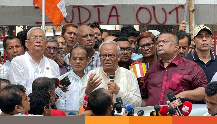 সরকারের আচরণে মনে হচ্ছে তারা শেখ হাসিনার পথে হাঁটছে: রিজভী