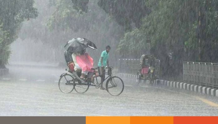 বৃষ্টি ও পাহাড়ি ঢলে বিভিন্ন অঞ্চলে জলজট, হুমকিতে তীরবর্তী জনপদ বৃষ্টি ও পাহাড়ি ঢলে বিভিন্ন অঞ্চলে জলজট, হুমকিতে তীরবর্তী জনপদ