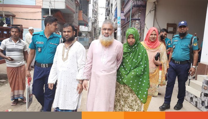 কোনাবাড়ীতে চোর সন্দেহে পিটিয়ে হত্যার ঘটনায় গ্রেফতার ৩ কোনাবাড়ীতে চোর সন্দেহে পিটিয়ে হত্যার ঘটনায় গ্রেফতার ৩