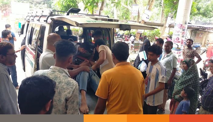 মেহেরপুরে মোটরসাইকেল দুর্ঘটনায় আহত ৩