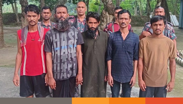 মহেশপুর সীমান্তে ভারত থেকে অবৈধ অনুপ্রবেশের অভিযোগে আটক ১৫