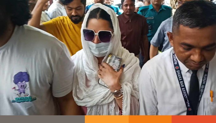 শ্লীলতাহানির মামলায় আদালতে পরীমণি শ্লীলতাহানির মামলায় আদালতে পরীমণি