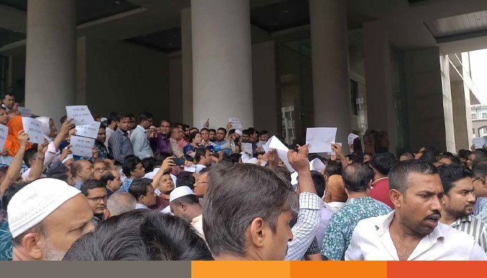 সচিবালয়ে আজও কর্মচারীদের বিক্ষোভ