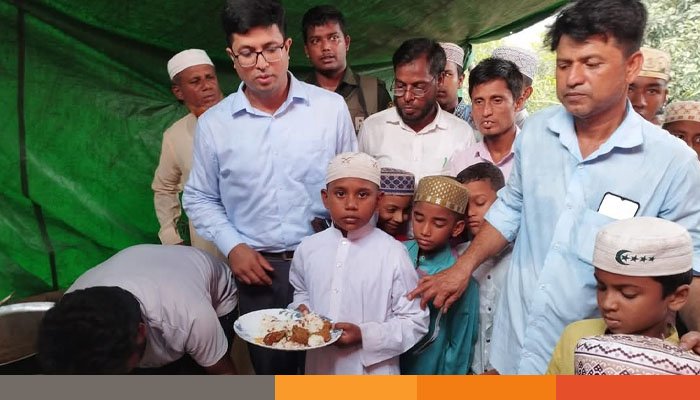 বাল্যবিবাহ থামিয়ে বরযাত্রীর খাবার এতিমদের খাওয়ালেন ইউএনও