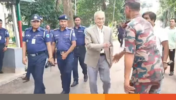 স্বাস্থ্য পরীক্ষার জন্য ভারতে গেলেন সন্তু লারমা