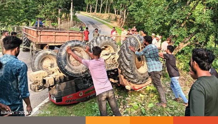 রাঙামাটিতে ট্রাক্টর উল্টে নিহত ৩, আহত ৩ রাঙামাটিতে ট্রাক্টর উল্টে নিহত ৩, আহত ৩