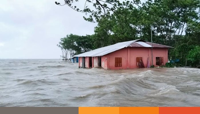 রাঙ্গাবালীতে নিম্নচাপ, টানা বৃষ্টিতে কয়েক গ্রাম প্লাবিত