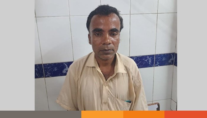 একটু সহায়তা পেলে পরিবার নিয়ে ঘুড়ে দাঁড়াবে সেন্টু গাজী একটু সহায়তা পেলে পরিবার নিয়ে ঘুড়ে দাঁড়াবে সেন্টু গাজী