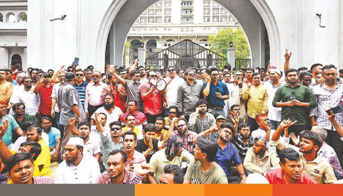 আজ নগর ভবন ‘ব্লকেড’ করবেন ইশরাকের সমর্থকরা আজ নগর ভবন ‘ব্লকেড’ করবেন ইশরাকের সমর্থকরা