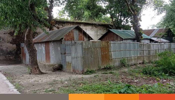 কুড়িগ্রামে সরকারি পাঠাগারের জমিতে বসতবাড়ি নির্মাণ কুড়িগ্রামে সরকারি পাঠাগারের জমিতে বসতবাড়ি নির্মাণ