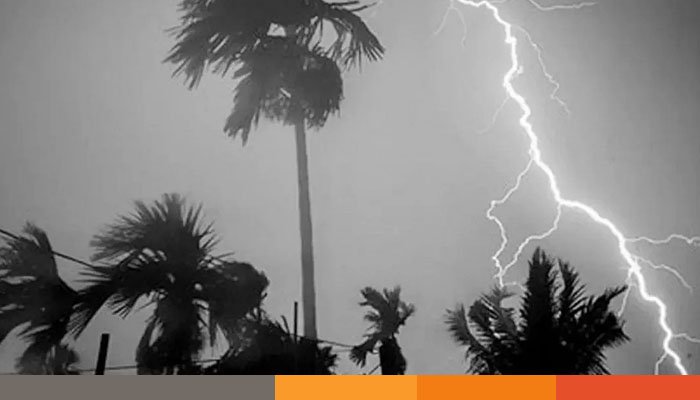 বজ্রসহ বৃষ্টির আভাশ, নদীবন্দরে সতর্কতা