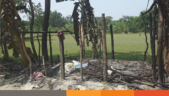 নোয়াখালীতে সন্ত্রাসী হামলা চালিয়ে ভূমি দখলের চেষ্টা, আহত ৪ নোয়াখালীতে সন্ত্রাসী হামলা চালিয়ে ভূমি দখলের চেষ্টা, আহত ৪