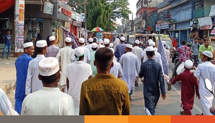 শেখ হাসিনার ফাঁসি ও আ. লীগ নিষিদ্ধের দাবিতে নেত্রকোনায় বিক্ষোভ