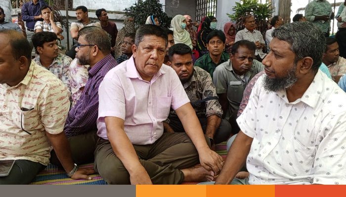 ঝিনাইদহে ২ ঘন্টার কর্মবিরতীতে গেলেন বিচার বিভাগীয় কর্মচারীরা