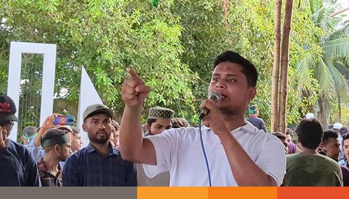 আওয়ামী লীগ মারা গেছে বাংলাদেশে, জানাজা দিল্লিতে : হাসনাত