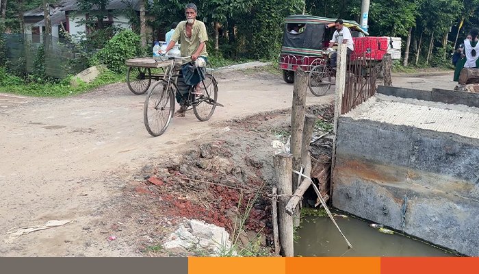 নির্মাণ কাজে ধীরগতি, রামপাল-মোংলা সড়কে অচলাবস্থা