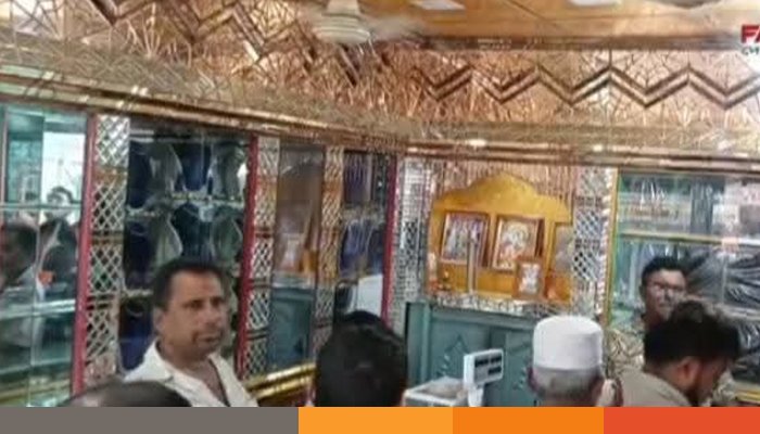 ফরিদগঞ্জ যুব ঐক্য পরিষদের সভাপতি বিশ্বজিত দাসের স্বর্ণের দোকানে ডাকাতি