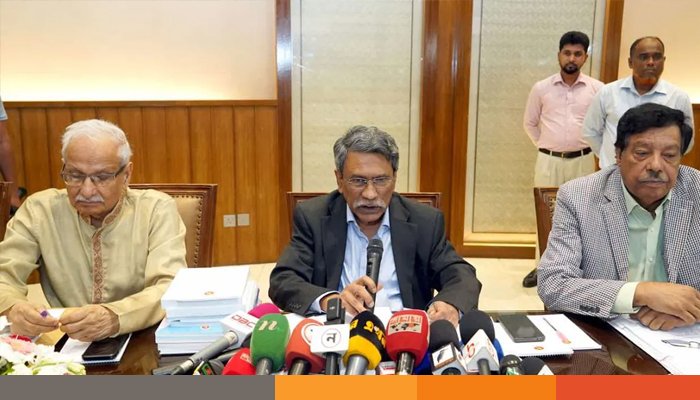 জাতীয় সনদ তৈরির দিকে এগোতে চায় ঐকমত্য কমিশন