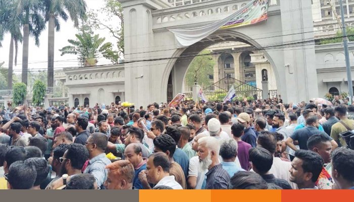 তালাবদ্ধ ঢাকা দক্ষিণ নগর ভবন, সেবাপ্রার্থীদের ভোগান্তি