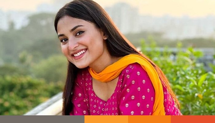 এখন সুস্থ তটিনী এখন সুস্থ তটিনী