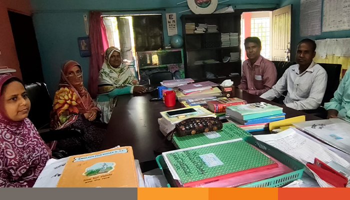 তিন দফা দাবিতে জয়পুরহাটে প্রাথমিক শিক্ষকদের কর্মবিরতি