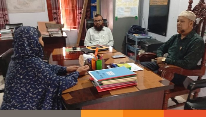 তিন দফা দাবিতে জয়পুরহাটে প্রাথমিক শিক্ষকদের কর্মবিরতি