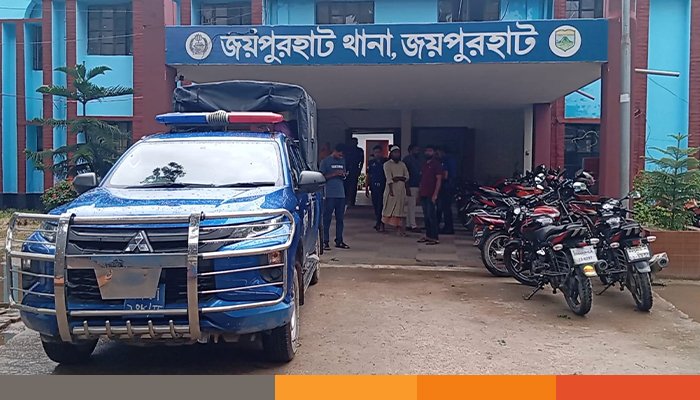 জয়পুরহাটে তালগাছ থেকে পড়ে যুবকের মৃত্যু