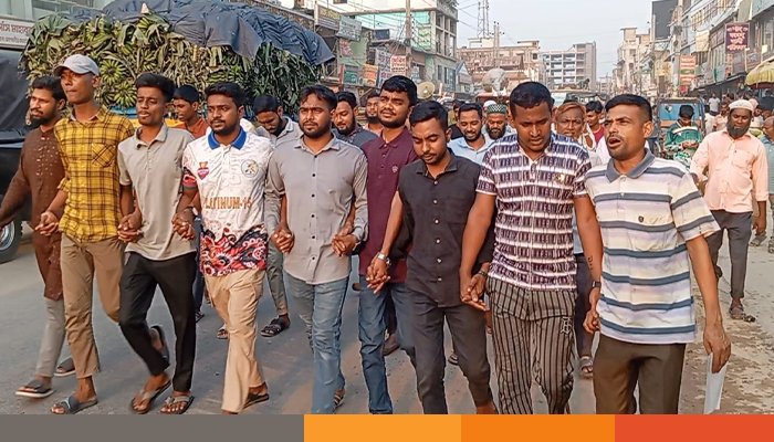 আওয়ামী লীগ নিষিদ্ধের দাবিতে জয়পুরহাটে বিক্ষোভ মিছিল 