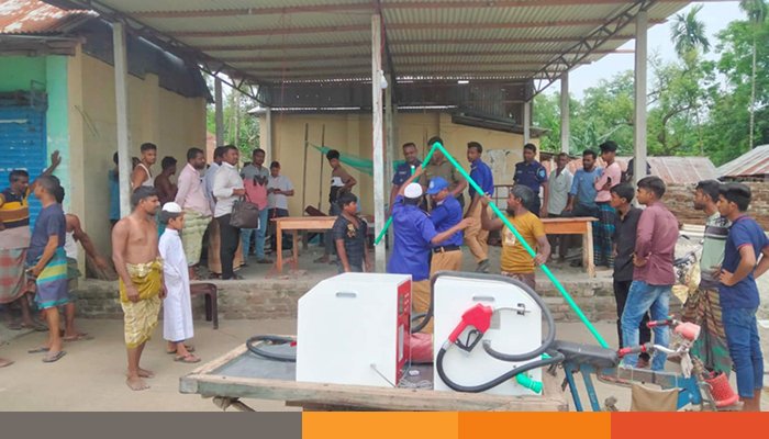 কুড়িগ্রামে অবৈধ পেট্রোল পাম্প গুড়িয়ে দিলো প্রশাসন