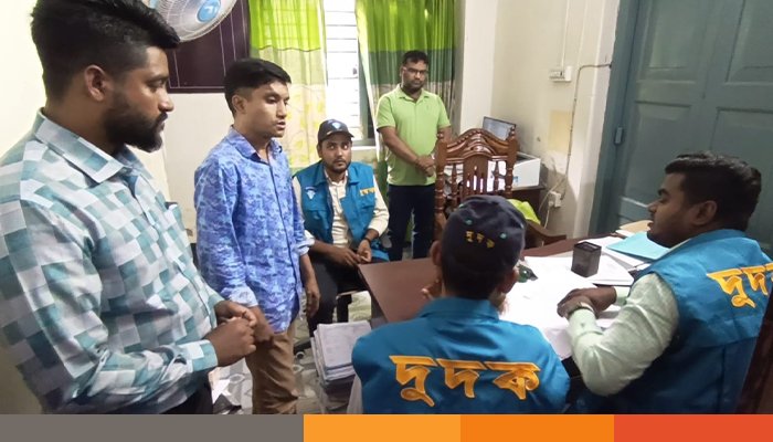 meherpurমেহেরপুর বিআরটিএ অফিসে দুদকের অভিযান মেহেরপুর বিআরটিএ অফিসে দুদকের অভিযান