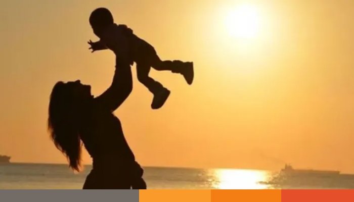 মা দিবস: গভীর স্নেহ, মমতা, দরদের নামে একটি দিন