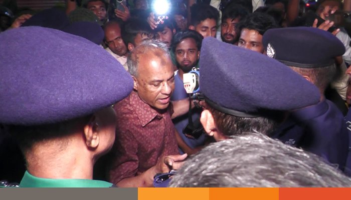 সৈয়দপুরে স্বরাষ্ট্র উপদেষ্টার গাড়িবহর আটকে বিক্ষোভ