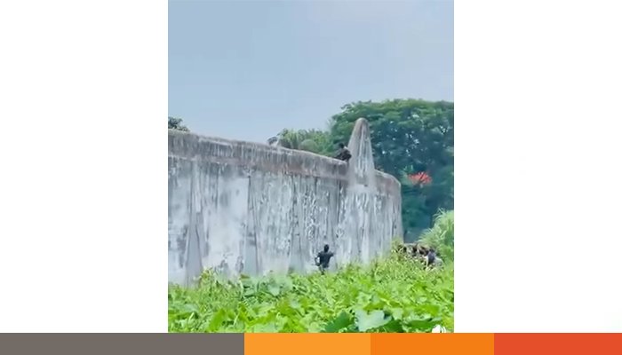 নোয়াখালীতে কারাগারের দেয়াল টপকে হাজতির পালানোর চেষ্টা, ভিডিও ভাইরাল