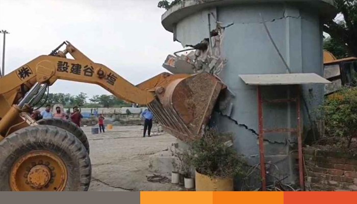 সাভারের বিতর্কিত সেই বোট ক্লাব গুঁড়িয়ে দিলো পানি উন্নয়ন বোর্ড