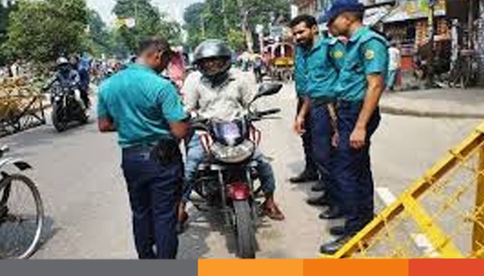 ট্রাফিক আইন লঙ্ঘনে ডিএমপির নতুন ২১৩৭ মামলা