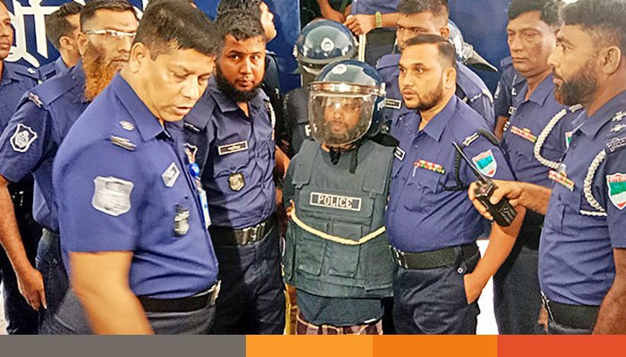 তিন আসামিকে খালাসের রায়ে ‘অসন্তুষ্ট’ আছিয়ার মা তিন আসামিকে খালাসের রায়ে ‘অসন্তুষ্ট’ আছিয়ার মা