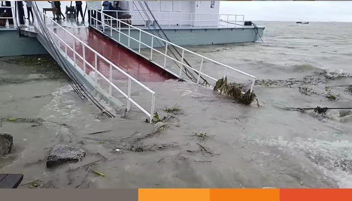 নিম্নচাপের প্রভাবে ভোলায় টানা বর্ষণ