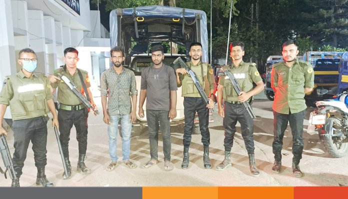 ফেনী সদরে ফসলি জমির মাটি কাটায় ২ জনকে কারাদণ্ড, এস্কেভেটর ও ট্রাক জব্দ