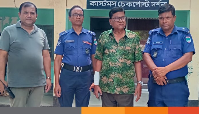 ভারত যাওয়ার সময় জীবননগরের সাবেক চেয়ারম্যান মোর্তুজা গ্রেপ্তার